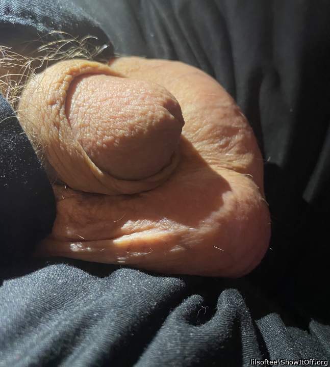 I'd love to suck your dick. 