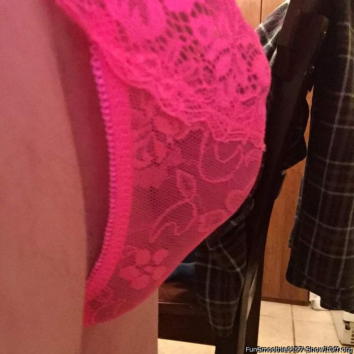 That is one hot pink bulge    