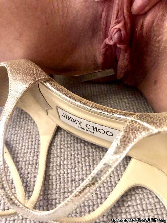 Whoa would love to suck on your gorgeous swollen clit 