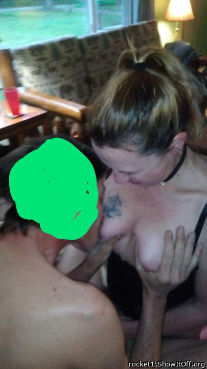 Can peke squeeze them also?