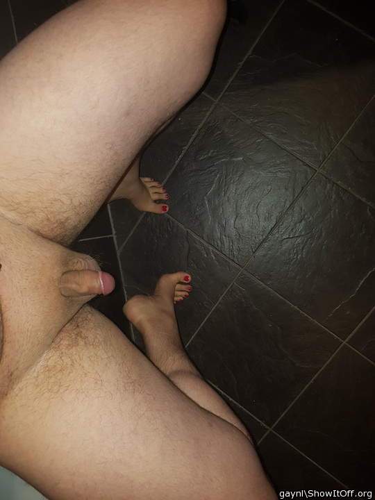 Zou graag tussen je benen zitten op mijn kni�n