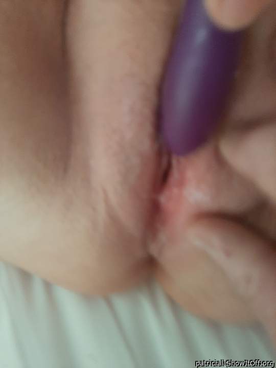 I would love to slide my cock in there too!!!