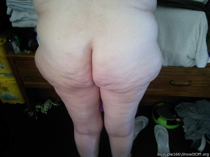 Mmmmmm, such a nice sweet beautiful hot ass.    