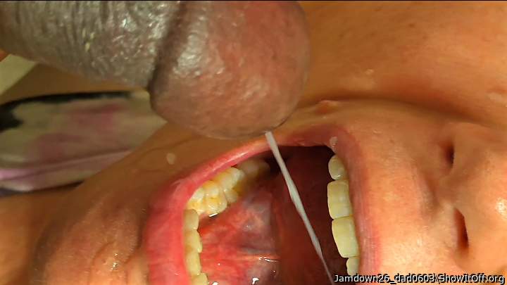 Swallowing cum
