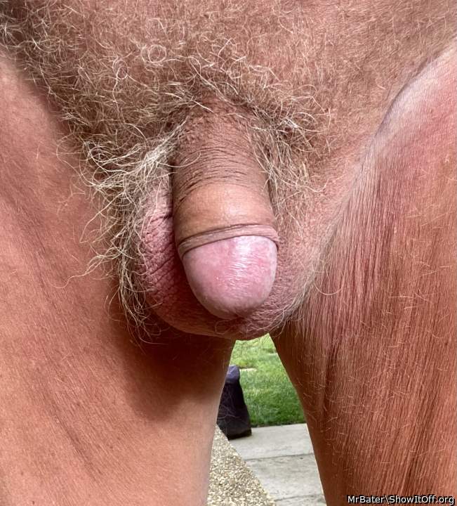 I�ve never had a tanned dick b4. Pulling the skin back, u can see the contrast.