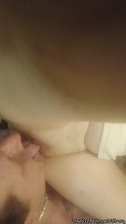 Enjoying a good tasting pussy is always a great turn on for 
