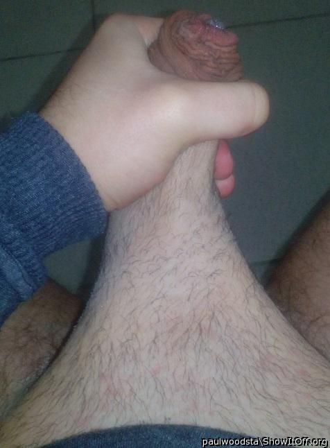 I wanna get my tongue under that foreskin!
  