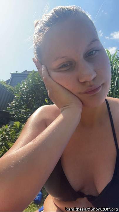 19y old in bikini