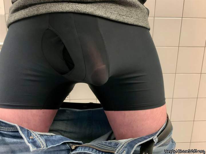 Mmmmm... you make me want to rip your shorts off, sir. 