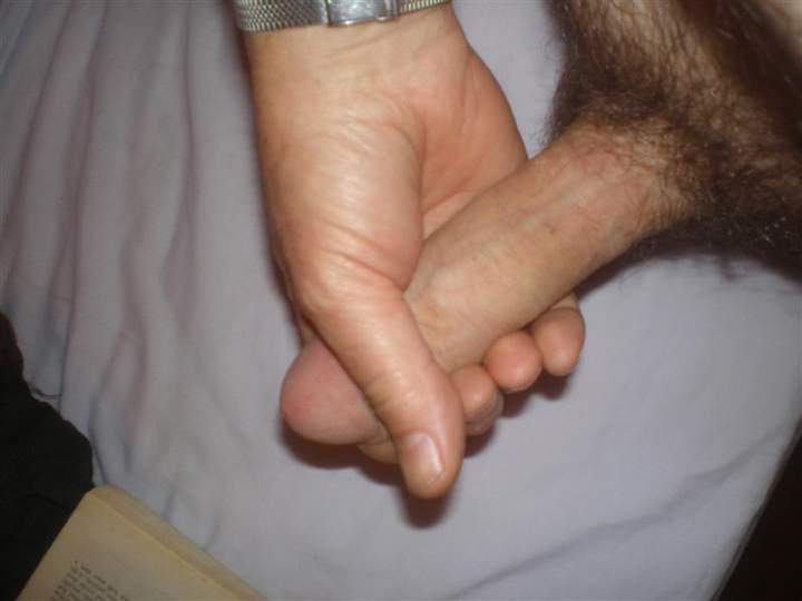 Looks good for a wank......my hand is ready