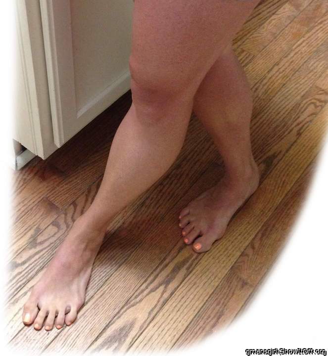 please cum on my feet and legs!