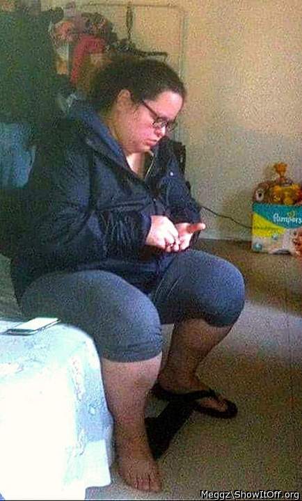 My thick thighs would u suck my toes?