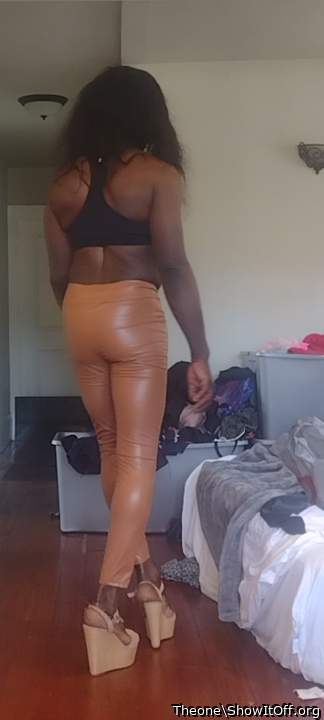 He said yo booty look right in them pants bruh I said thanks in my man voice ?