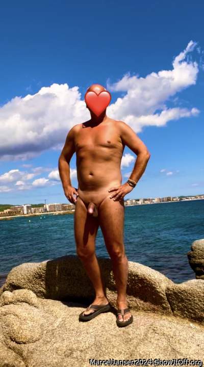 Fit body and nice cock perfect combo😍