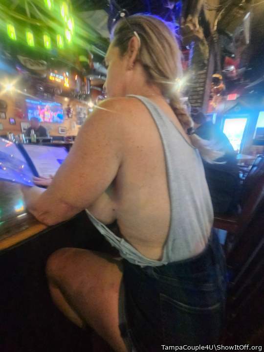 Side boob