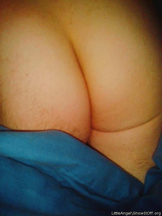 I�d spread my cheeks and let you lick my hole