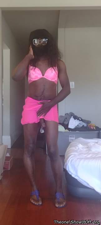They say pink is a sissy's favorite color do u agree