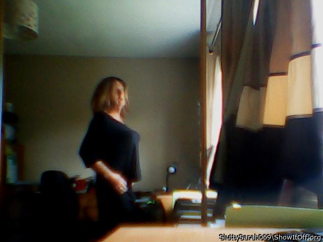 Adult image from SluttySarah069