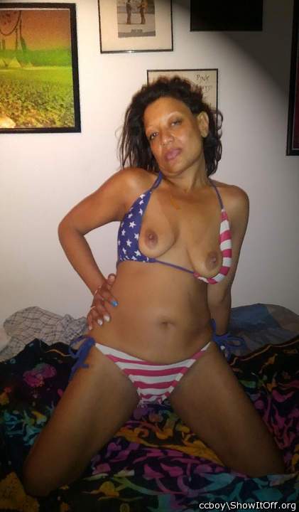 A patriotic hottie!!