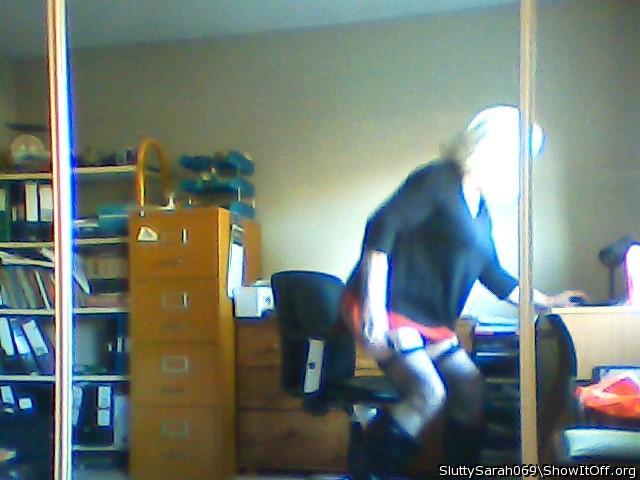 Adult image from SluttySarah069