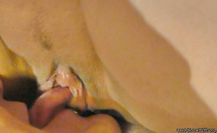 I like to lick my girl lips