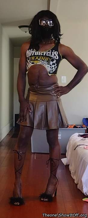 I'm just a hood dude who loves to crossdress