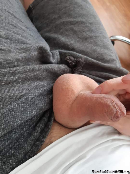 Adult image from Zeradios