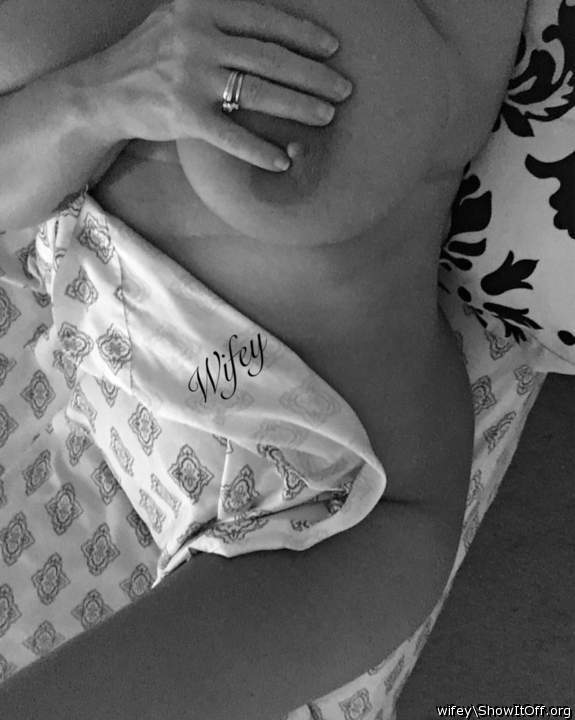 That nipple needs my tongue &#128536;