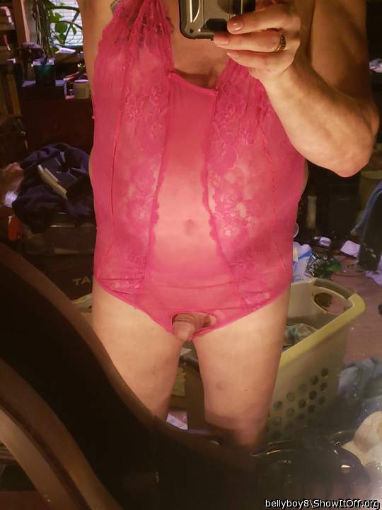 We have similar cocks.  If you want to text we can swap
pic