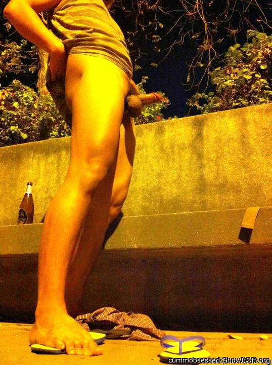 Adult image from cummobsessed