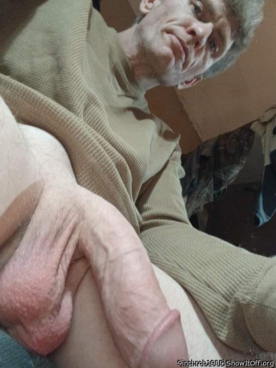Ooo, my favorite shot; cock and face. Lovely pair.