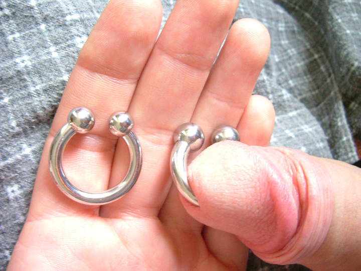 you want change the ring? i help you !!!  looks very fine...