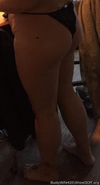 Adult image from BustyWife420