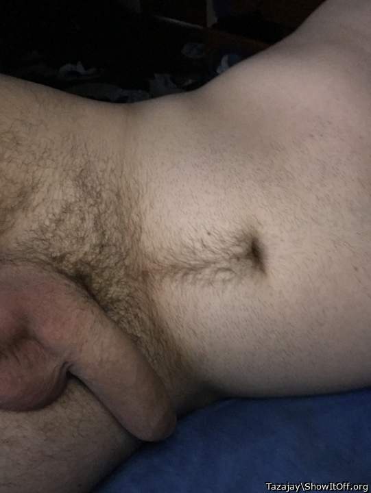 Meaty cock and balls, sexy hair! (I sense big cumloads in th