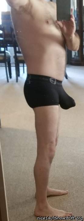 Nice bulge🥰 the Mrs. 😘