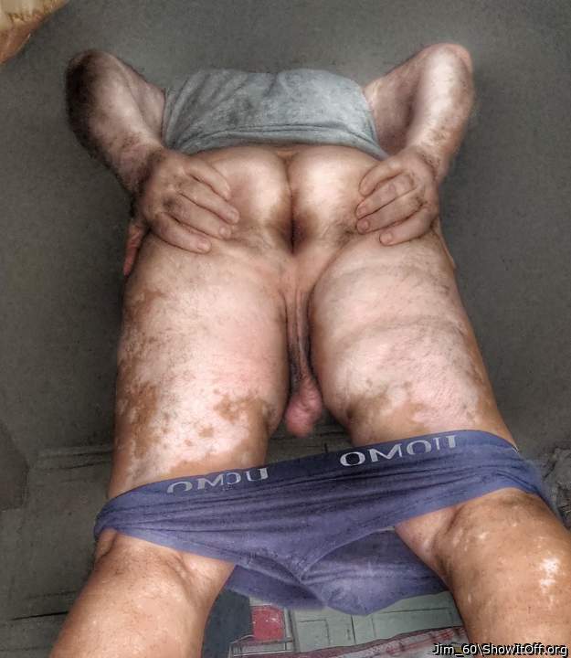 So fuckin hot. Bury my face in that sweet stuff
