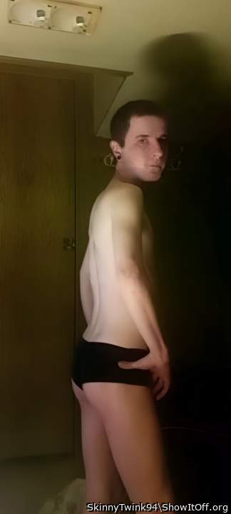 Adult image from SkinnyTwink94
