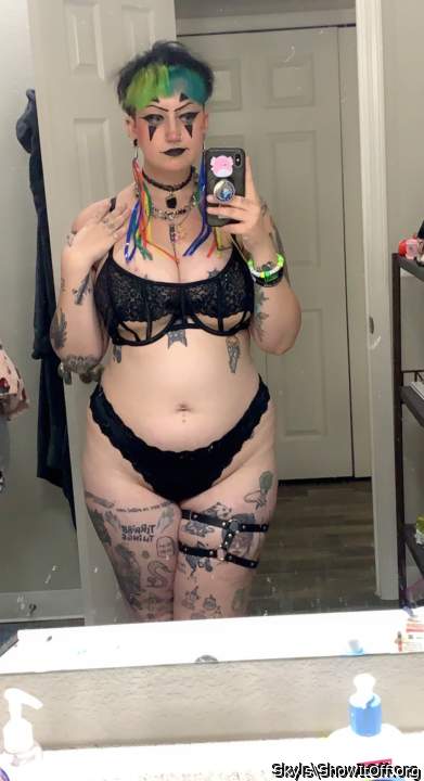 Adult image from Skyls