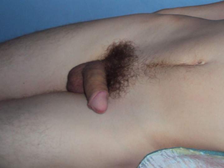 Beautiful penis, nice dark hair too