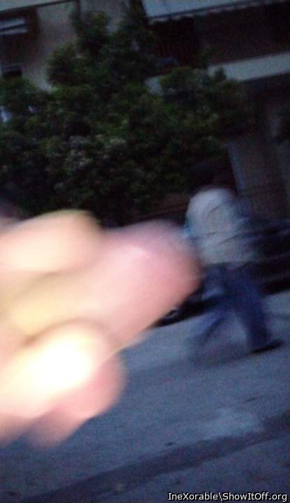 She was scared when she see me to masturbate in the middle of the street