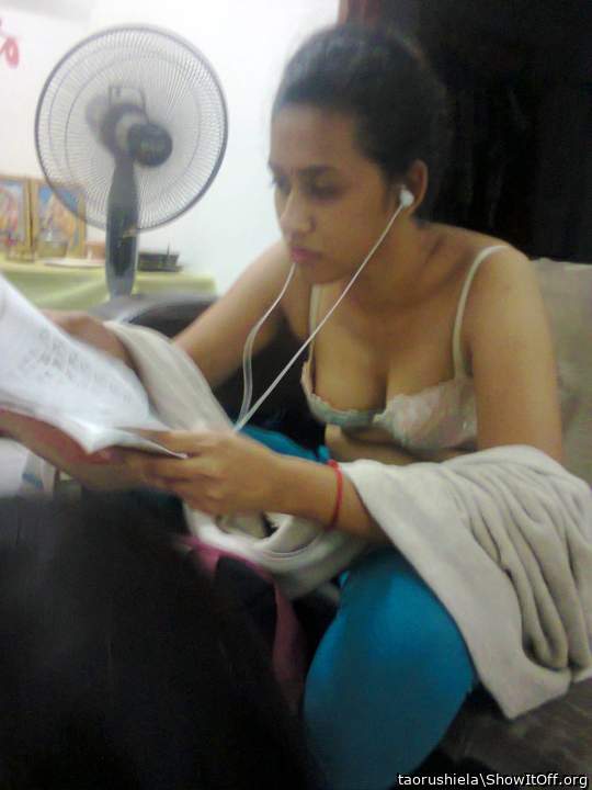 Topless Shiela