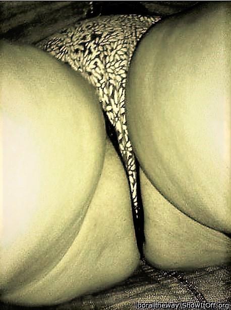 Upskirt BIG Bulge!