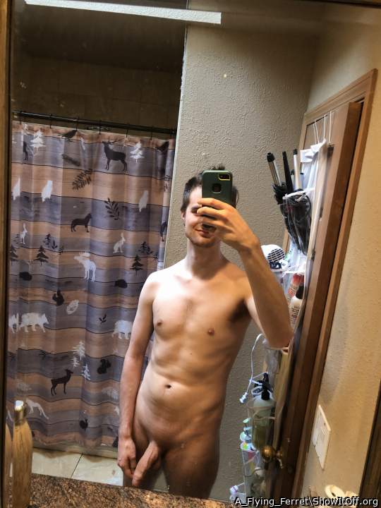 Nice body!  HOT foreskin 🔥🔥
Thanks for shar