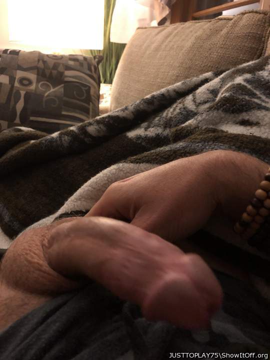 Adult image from JUSTTOPLAY75