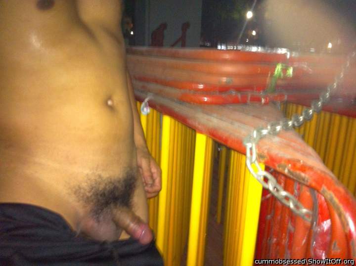 Adult image from cummobsessed