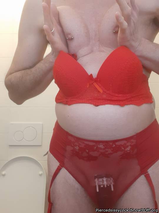 Sqeeze my tits...