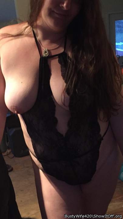 Adult image from BustyWife420