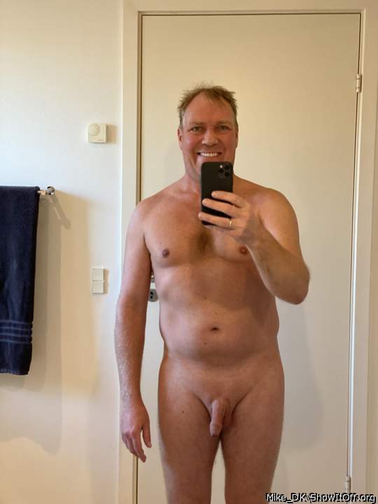 You look absolutely Stunning Naked in front of your camera