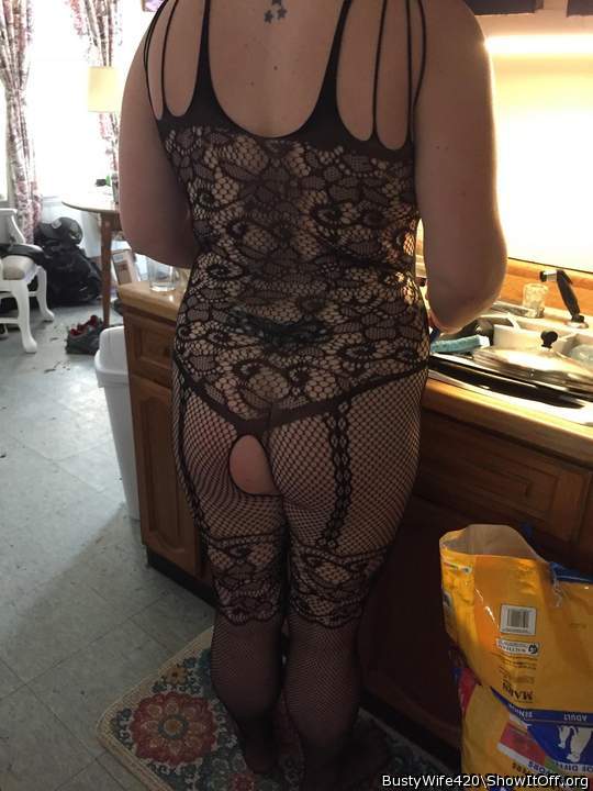 Slut wife doing dishes