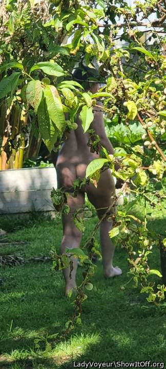 Bare bum